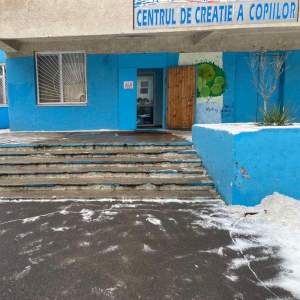 Acțiuni de salubrizare la Centrul de creație a copiilor ,,Ghiocel”